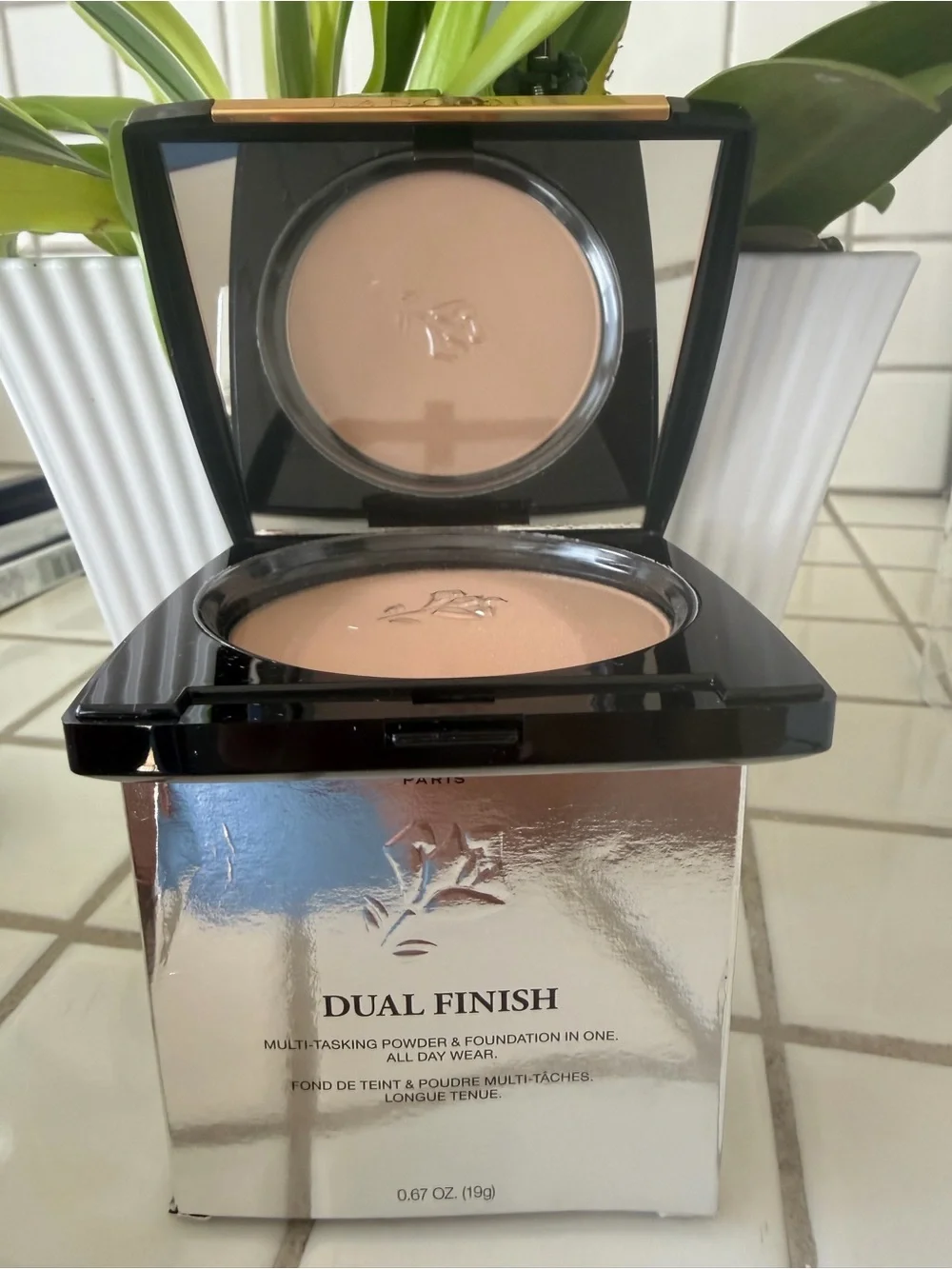 Bisque 310C Pressed Powder Compact - Neutral Beige Finish